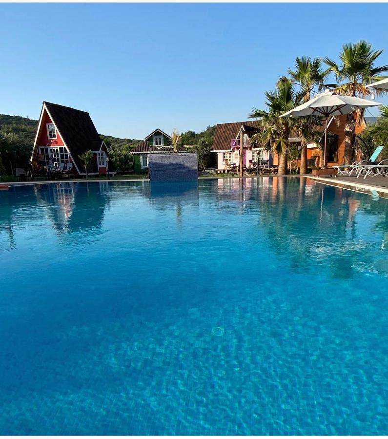 Seyyah Cafe Bungalows Aliaga Екстериор снимка